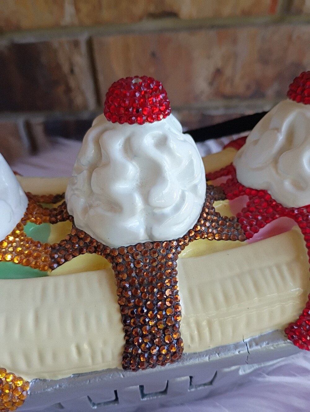 Wow! Rare NEW Timmy Woods Swarovski Crystal Wooden Banana Split Ice Cream Bag - Picture 10 of 16